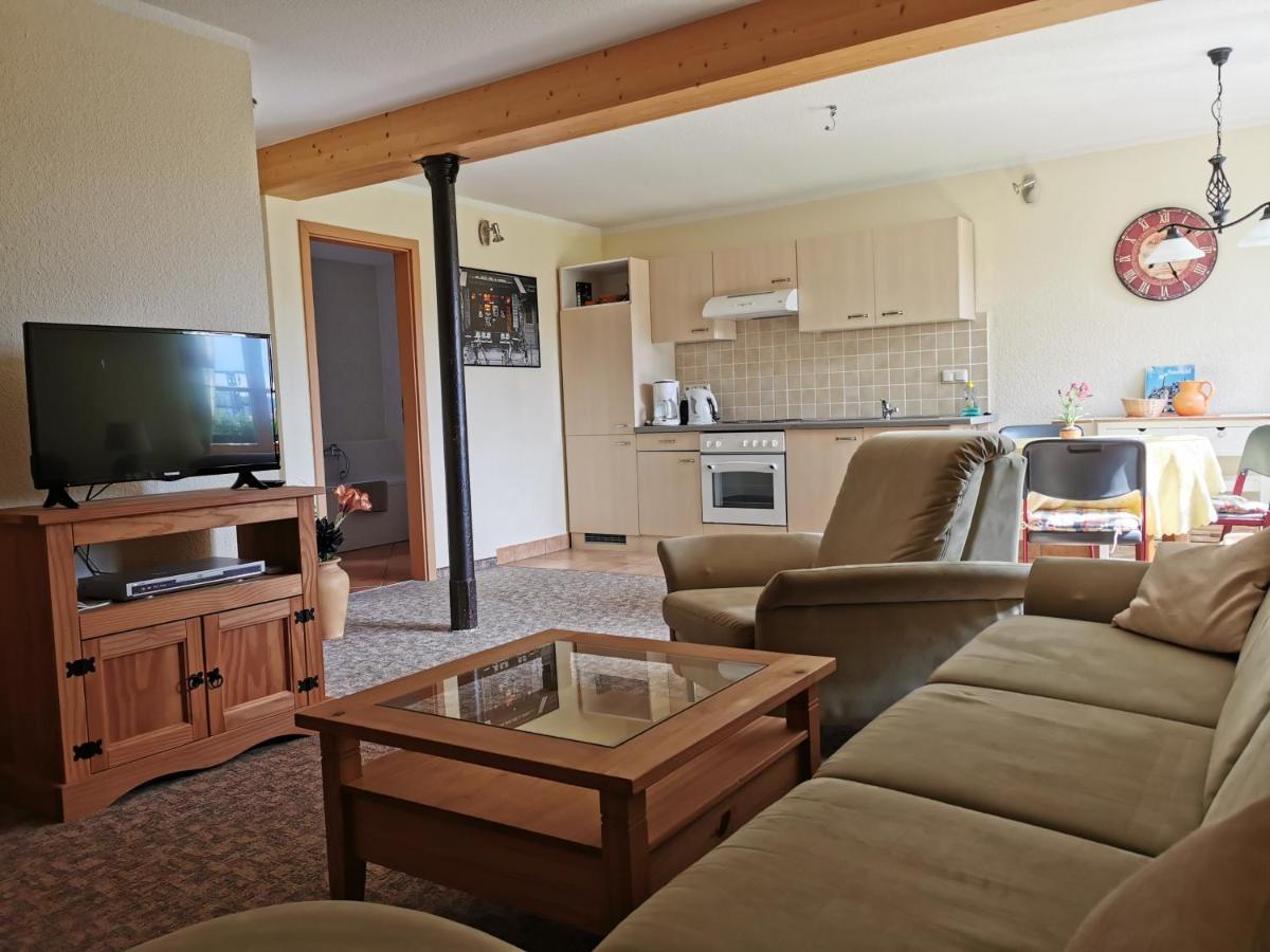 Ferienwohnung "Am Saalehaken" Gossitz Екстериор снимка