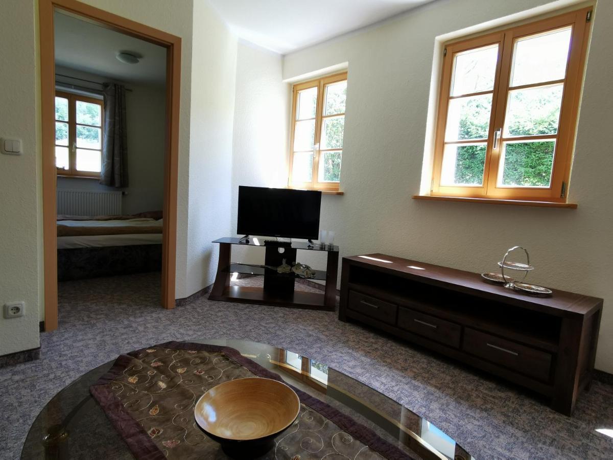 Ferienwohnung "Am Saalehaken" Gossitz Екстериор снимка