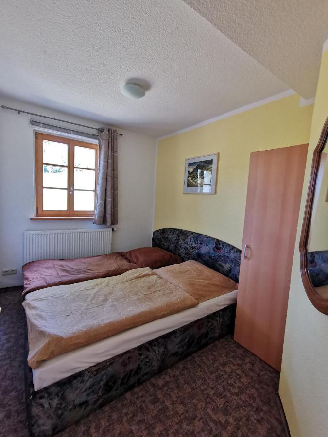 Ferienwohnung "Am Saalehaken" Gossitz Екстериор снимка